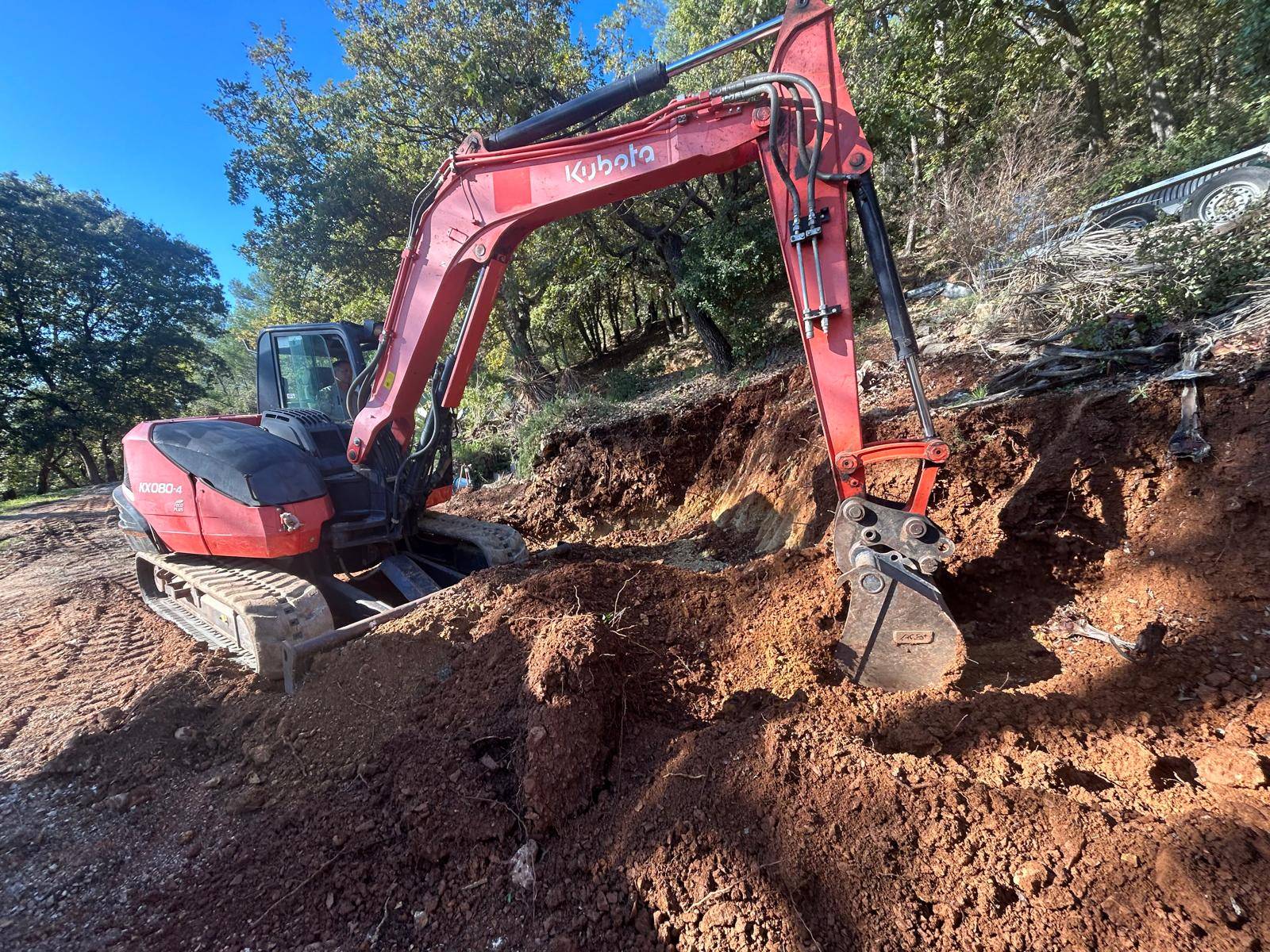 Installation d'une fosse septique toutes eaux par une entreprise de voirie et réseaux divers à Hyères dans le Var (83)