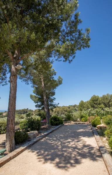 construction d'un terrain de pétanque dans le Var 