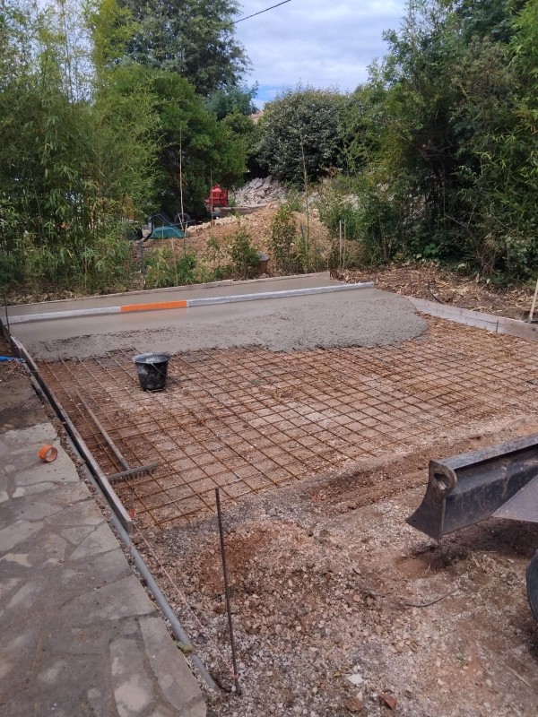 Ferraillage dalle béton épaisseur 15 cm pour abri de jardin ou carport de voiture à Garéoult proche de Cuers dans le Var