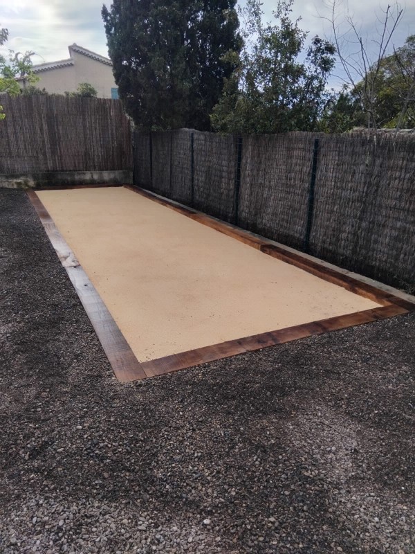 comment construire un terrain de pétanque dans son jardin à Sollies pont et alentours 