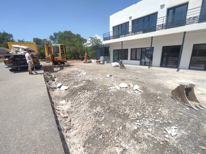 Préparation terrain pour pose de dalle alvéolée nidagravel IG40 à Carnoules