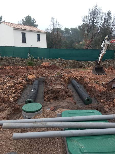 Installation fosse toutes eaux avant passage du SPANC pour conformité à Garéoult proche Rocbaron