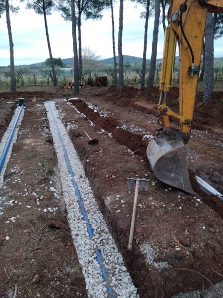 Réalisation d'un épandage toujours selon étude G2A avec système de drainage à Solliès pont dans le Var