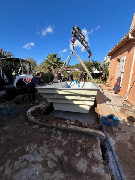 Projet piscine coque pour notre client à Hyères et alentours