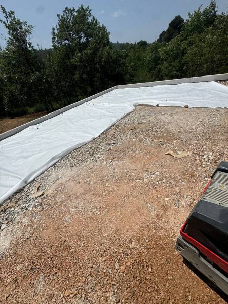 Phase préparatoire: Pose géotextile sur parking à brignoles dans le var