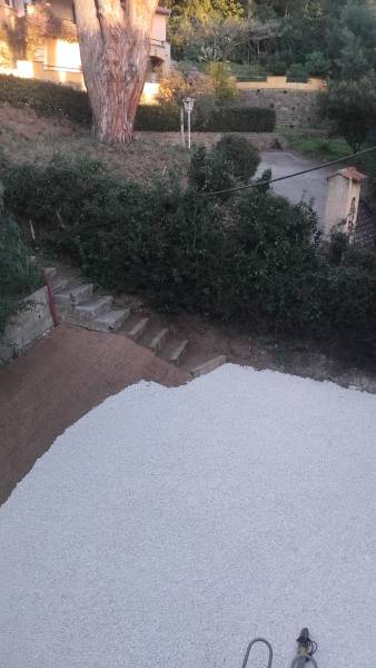 création d’escaliers extérieurs, aménagement de parking et travaux paysagers dans le Var