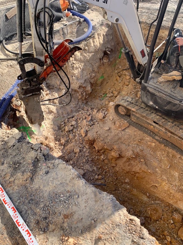 Terrassement piscine par terrassier spécialisé à Hyères et alentours