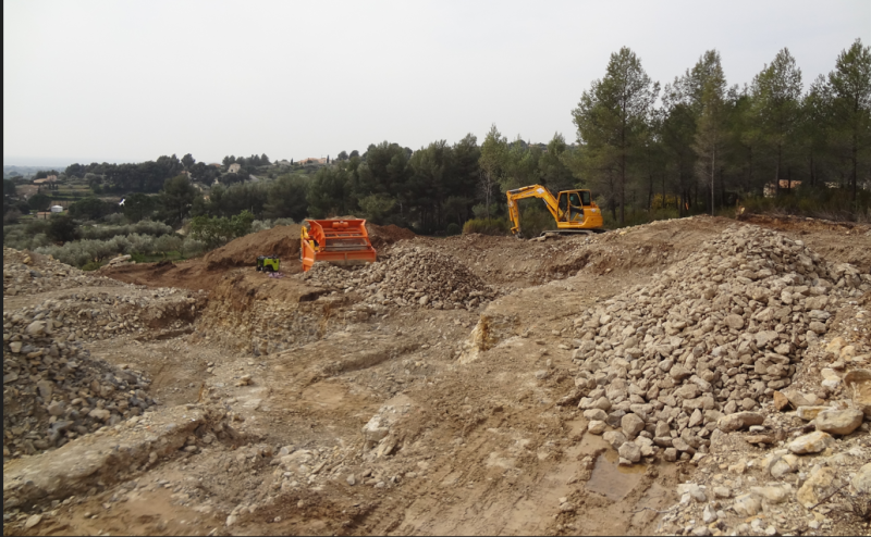 Nivellement de terrain pour la construction d'une villa individuelle dans le Var 83 proche de Hyères